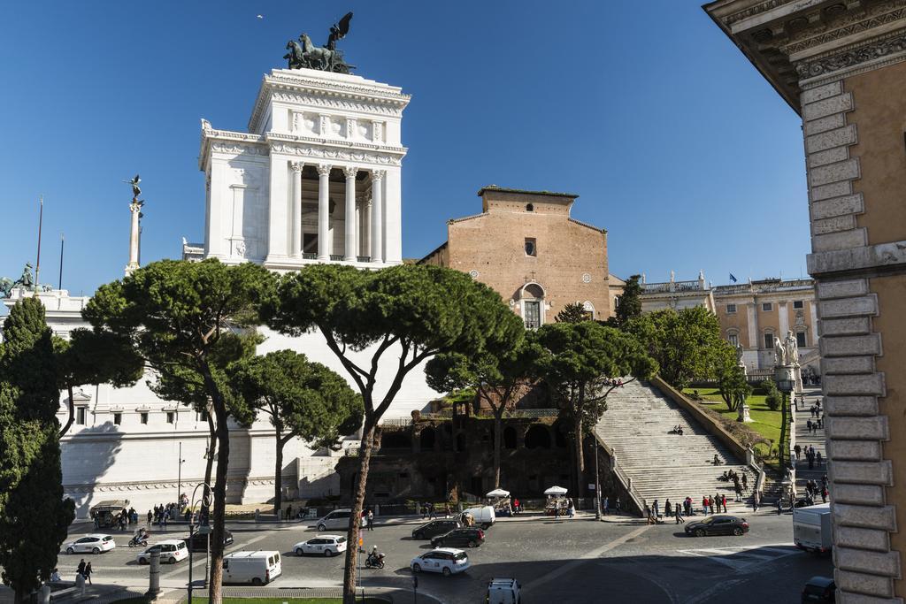 Rome Downtown Suite Bed And Breakfast Aracoeli Room photo